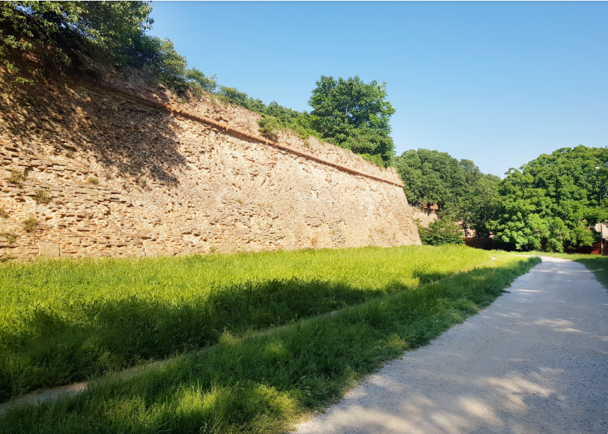 sottomura nei pressi di "casa dell'ortolano"